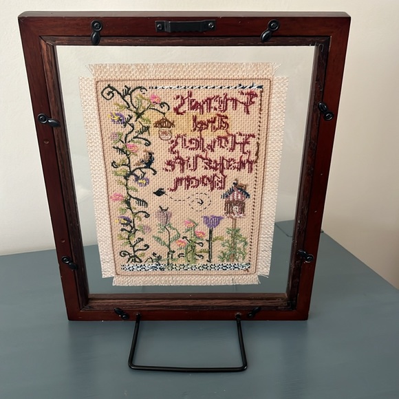 Cross-stitch in floating frame - Picture 4 of 8